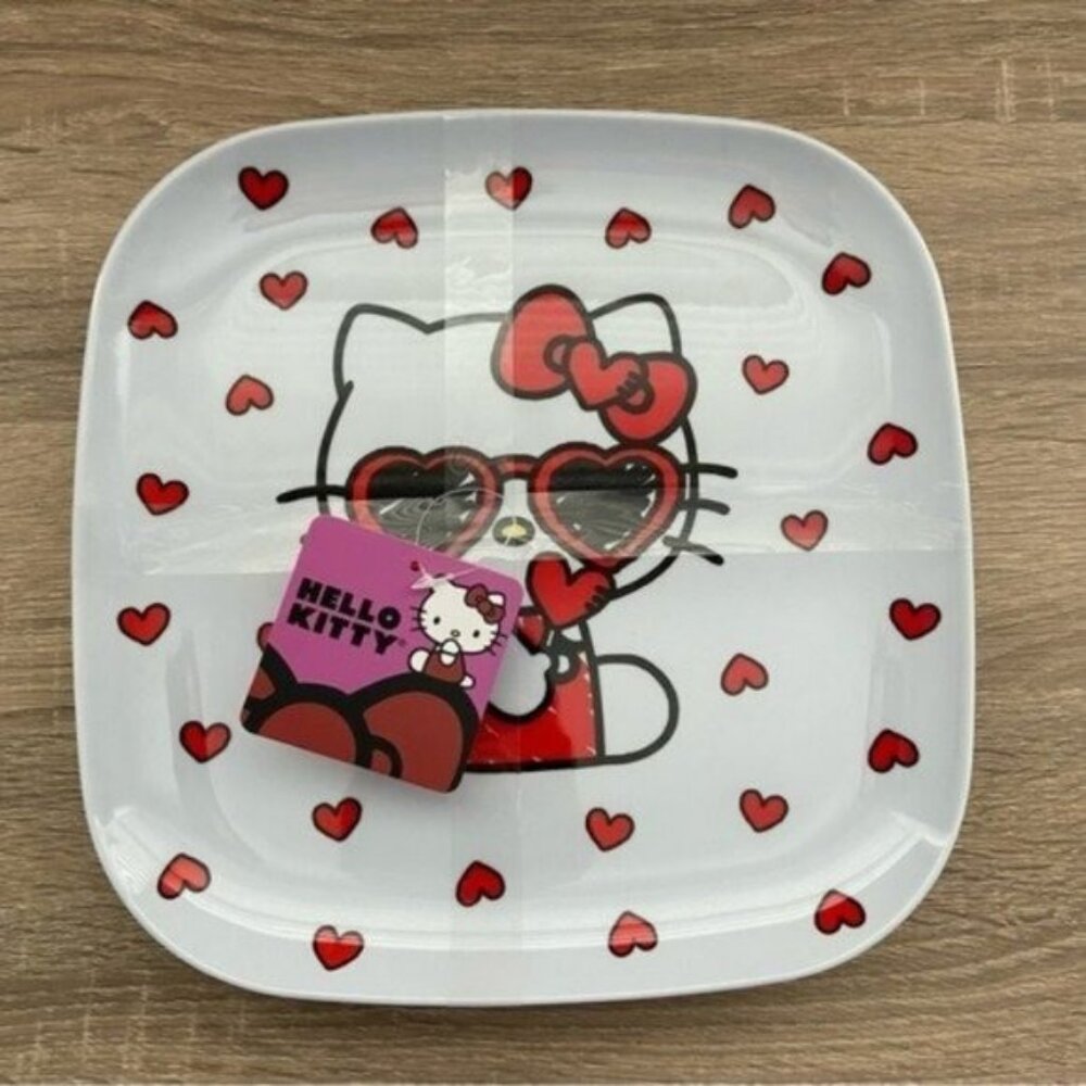 Hello Kitty Red White Melamine Large Plastic Dinner Plates Set of 4 NWT